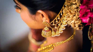 স্বর্ণের দাম ভরিতে বাড়ল ২ হাজার ২১৬ টাকা