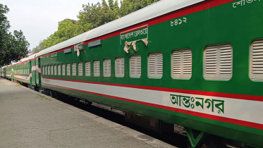 ভারত থেকে এলো ১৮টি নতুন রেলকোচ