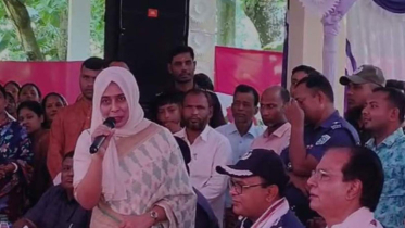 দেড় মিনিটের বক্তব্যে মন্ত্রীকে ২৫ বার ‘স্যার’ বললেন ইউএনও