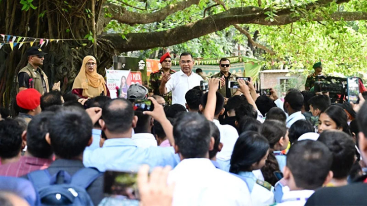 দেশ পরিষ্কার রাখতে তরুণদের এগিয়ে আসার আহ্বান প্রধানমন্ত্রীর