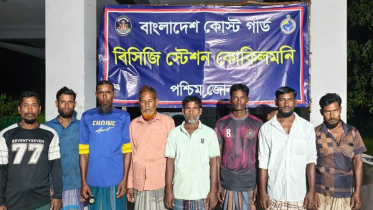 গভীর সমুদ্রে ইঞ্জিন বিকল, ফিশিং বোটসহ ৮ জেলেকে উদ্ধার