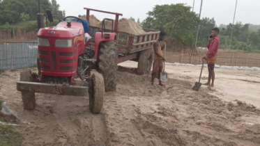 বাহুবলে রাতভর অভিযান, বালুসহ ২ ট্রাক্টর জব্দ