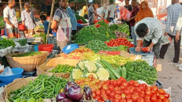 জ্বালানি তেলের দাম বাড়ায় উত্তপ্ত কাঁচাবাজার