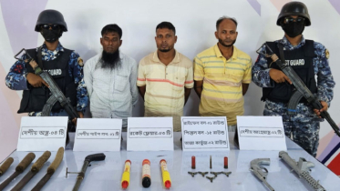 কোস্ট গার্ডের অভিযানে অস্ত্র-কার্তুজসহ আটক ৩