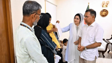 শহীদ দুই সেনার পরিবারে প্রধানমন্ত্রীর আর্থিক সহায়তা