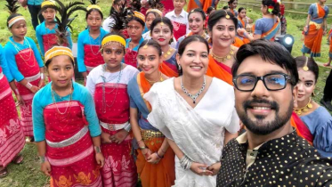 মায়ের স্বপ্ন পূরণ করে ‘ইত্যাদি’তে গান গাইলেন রাজীব