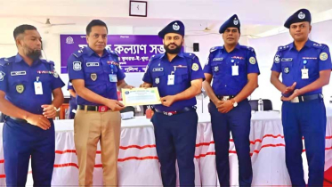 বরগুনায় পুলিশের মাস্টার প্যারেড ও মাসিক কল্যাণ সভা অনুষ্ঠিত